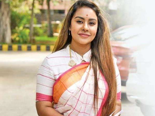 దగ్గుబాటి కుటుంబం పై మరోసారి సంచలన వ్యాఖ్యలు చేసిన  శ్రీరెడ్డి