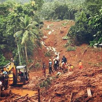 కేరళలో కొండచరియలు విరిగిపడి 15 మంది దుర్మరణం: