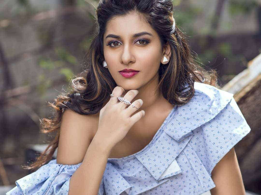 హ్యాక్ అయిన విష్ణుప్రియ ఫేస్‌బుక్.. ఒంటిమీద బ‌ట్ట‌ల్లేని ఫోటోల‌తో..!?