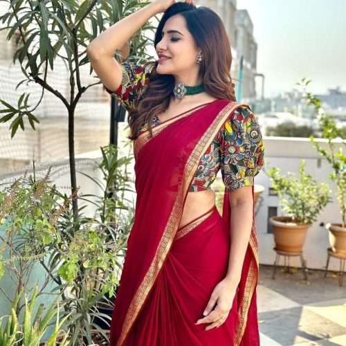 Ashu Reddy Hot Photos : నడుము ఒంపుసొంపులతో కేక పుట్టిస్తున్న అషురెడ్డి..!