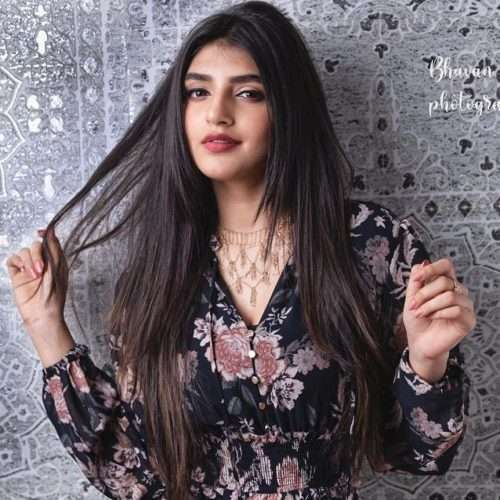 Heroine Sree Leela Romantic Photos : హీరోయిన్ శ్రీలీల రొమాంటిక్ ఫొటోస్..