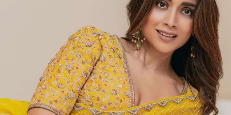 Actress Shriya Saran Hot Pics