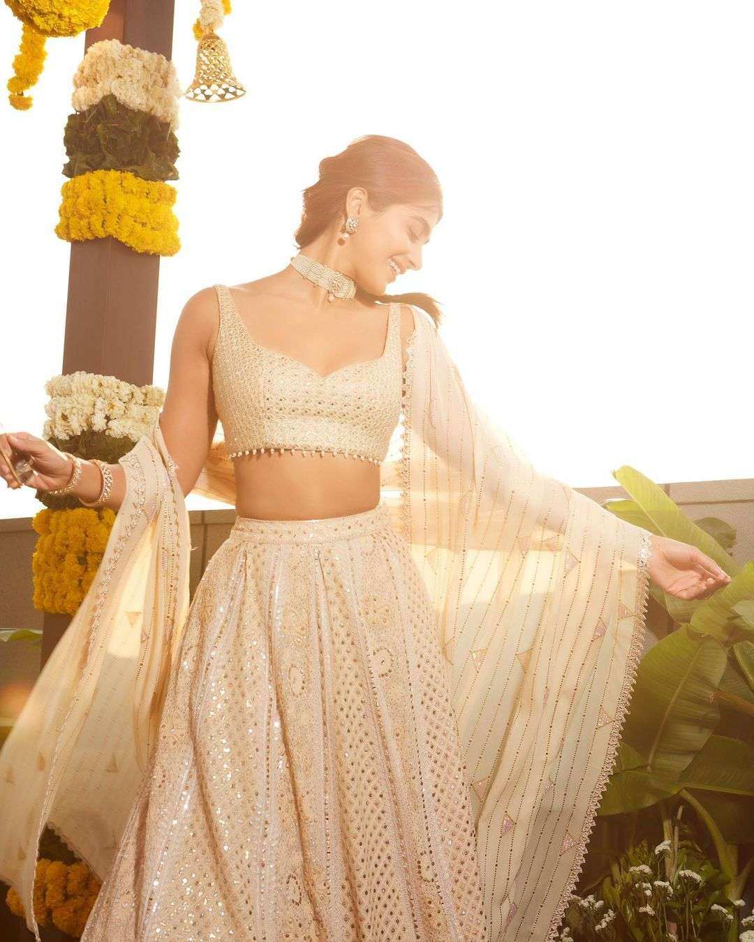 Pooja Hegde Latest Hot Pics
