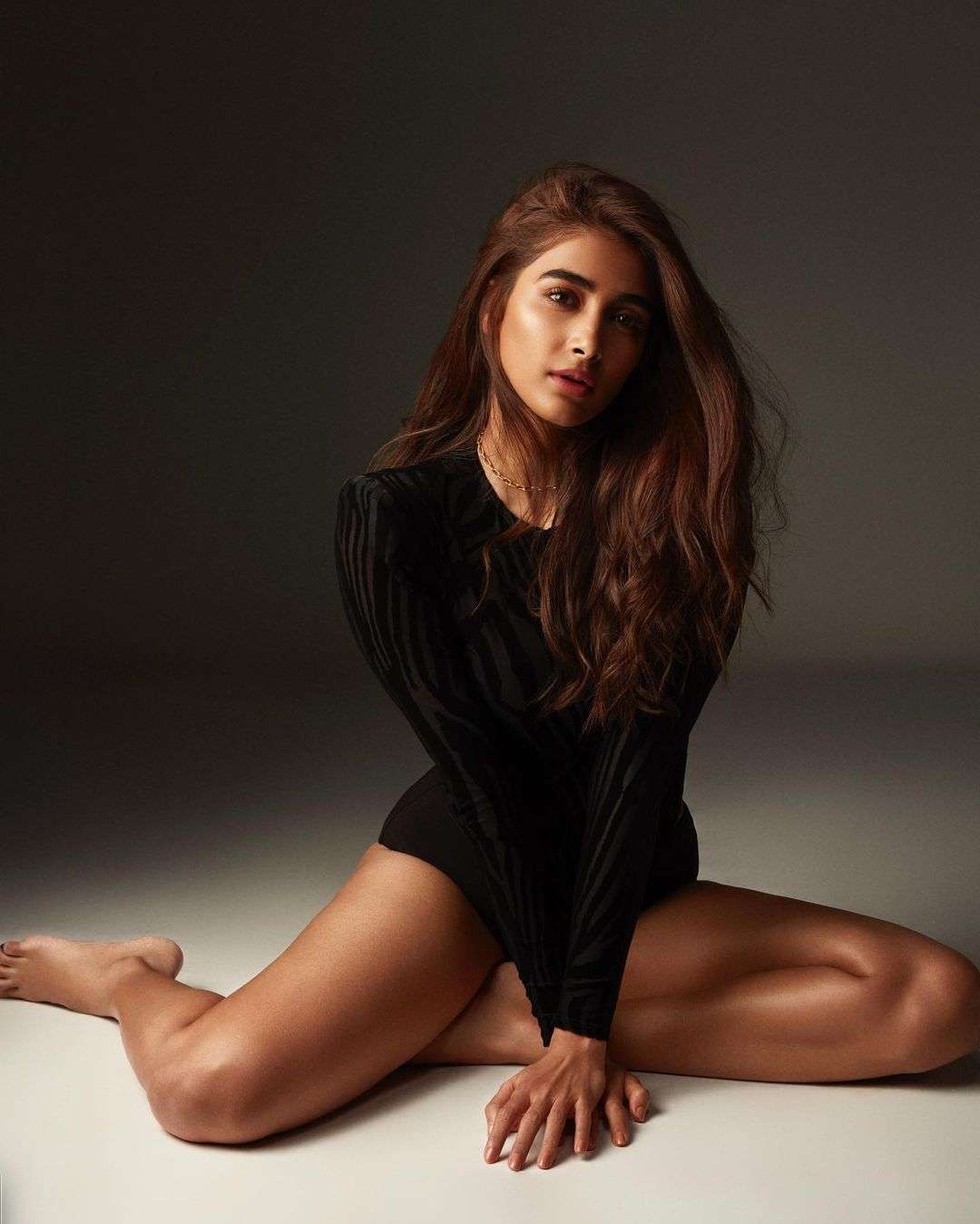 Pooja Hegde Latest Hot Pics