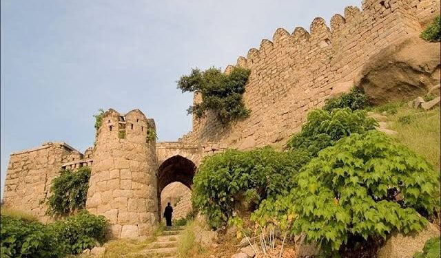 Bhongir Hill Fort : ప్రపంచ ప్రఖ్యాతి గాంచిన ఏకశిల కోట.. అభివృద్ధి కి నోచుకోని అలనాటి కాకతీయుల కళా వైభవం..!!
