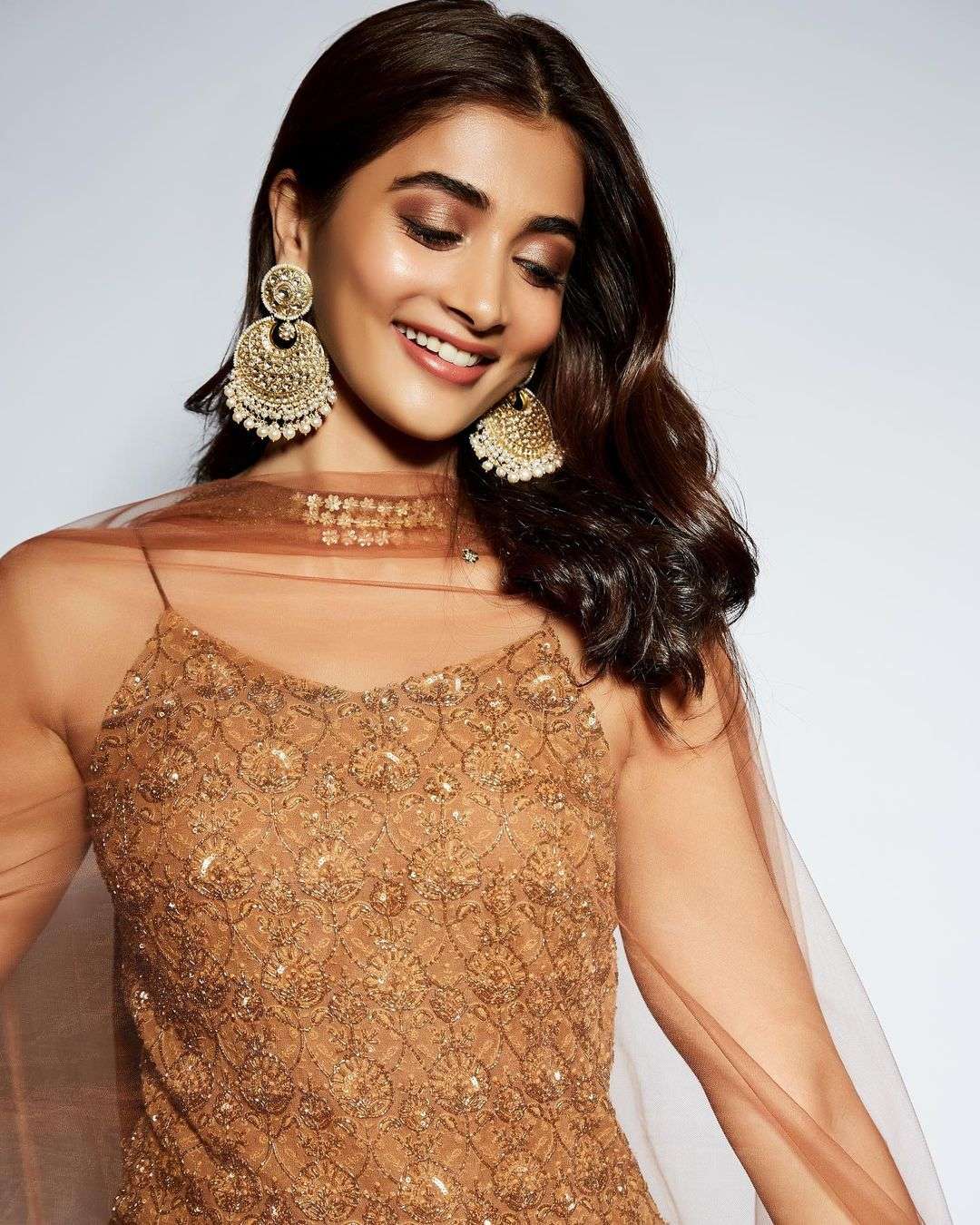 Pooja Hegde Latest Hot Pics
