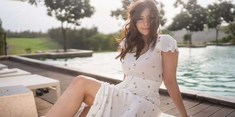 Kashmira Pardeshi Stunning Photos