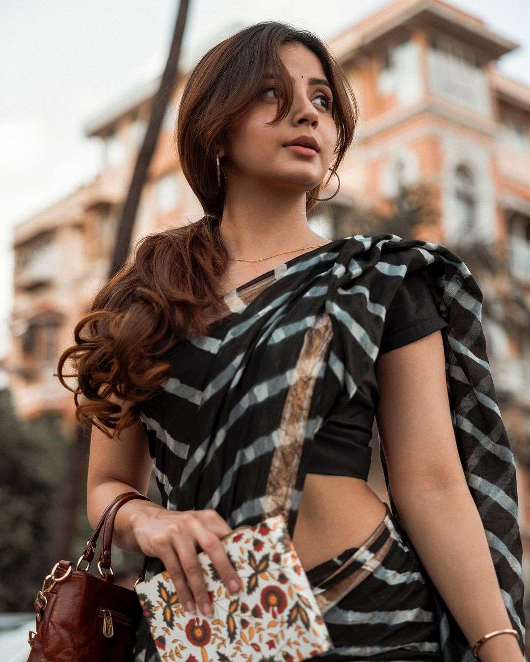 Kashmira Pardeshi Stunning Photos