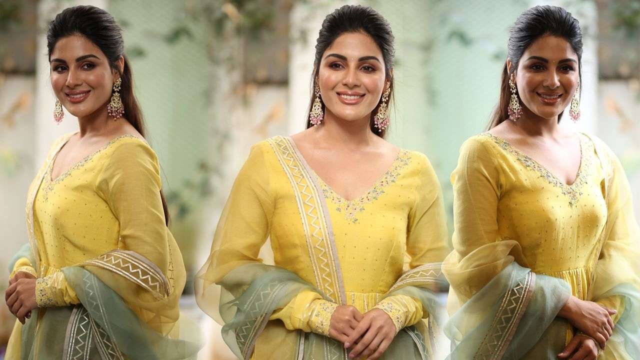 Samyuktha Menon: చూపులతో కట్టిపడేస్తున్న సంయుక్త మీనన్ లేటెస్ట్ ఫోటోలు..