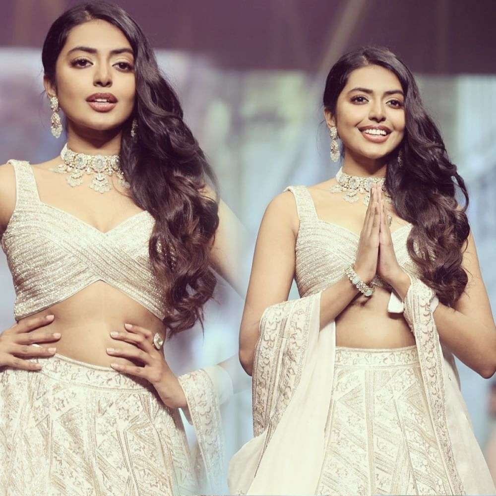 Shivani Rajashekar Latest Photos : ఏంజెల్ లా మెరిసిపోతున్న ముద్దుగుమ్మ శివానీ రాజశేఖర్..