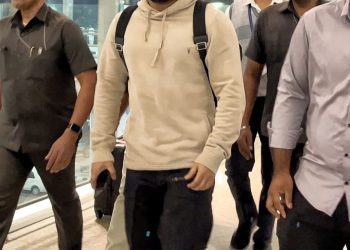 Jr NTR : ఆస్కార్ అవార్డ్స్ కి బయల్దేరిన భీమ్..