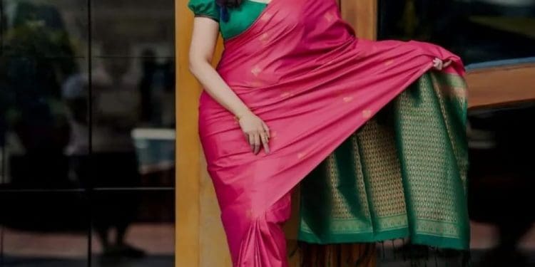 Honey Rose Latest photos : పూల రెక్కలు కొన్ని తేనె చుక్కలు.. రంగరిస్తివో.. ఇలా బొమ్మ చేస్తివో..