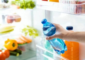 Health Tips : ఫ్రిడ్జ్ లోని కూల్ వాటర్ తాగుతున్నారా.. సమస్యలు కొని తెచ్చుకున్నట్టే..!