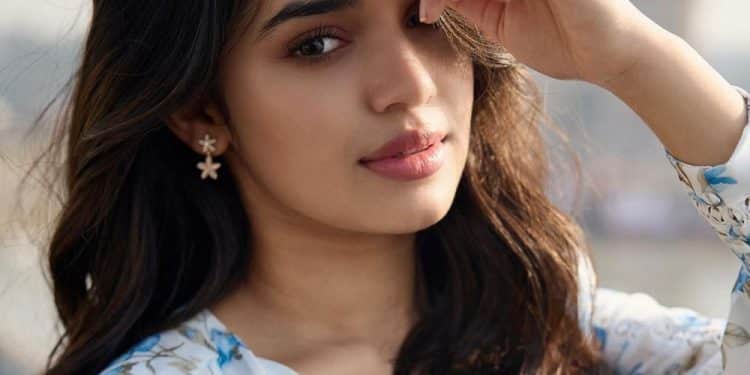 Krithi Shetty Latest Photos : కృతిశెట్టి అందానికి అల్లాడిపోతున్న కుర్రాళ్ళు..