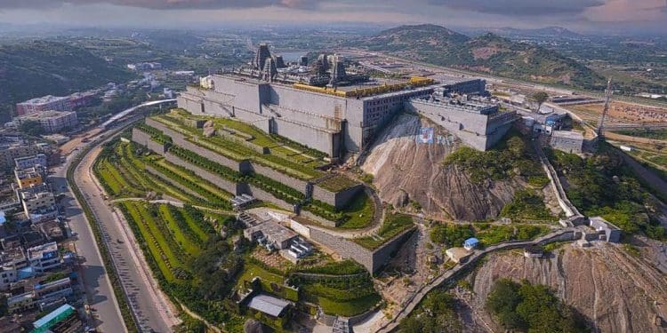 Yadadri Laxminarasimha Temple :యాదాద్రి కొండపై భక్తుల కష్టాలు… ఎండాకాలం తాళలేక విల విల