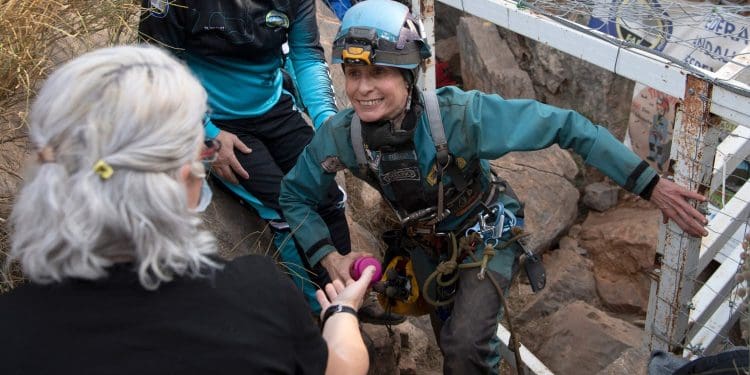 Beatriz Flamini : 500 రోజులు ఒంటరిగా గుహలో ఉండి చరిత్ర సృష్టించిన మహిళ..