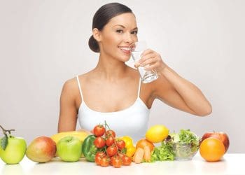 Health Tips : భోజనం చేస్తూ నీళ్లు తాగుతున్నారా..ఆ అలవాటు వెంటనే ఆపేయండి..