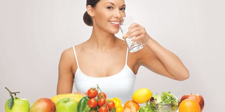 Health Tips : భోజనం చేస్తూ నీళ్లు తాగుతున్నారా..ఆ అలవాటు వెంటనే ఆపేయండి..