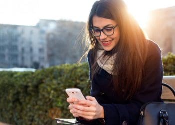 Mobile Side Effects in Summer : ఎండాకాలంలో ఫోన్ ఎక్కువగా వాడుతున్నారా..జరిగే నష్టాలు కూడా చూడండి మరీ..