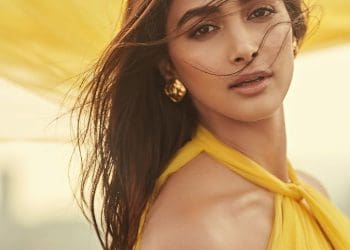 Pooja Hegde : ఎల్లోరా శిల్పానికి కుర్రకారు పూజ..