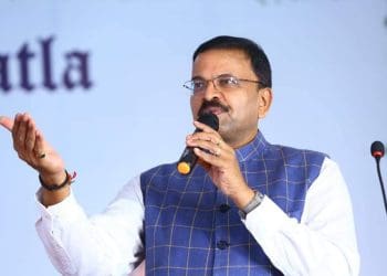 JD Lakshmi Narayana About KCR : జే డీ ఇంత దిగజారాలా..?