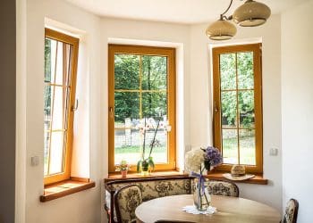 Vastu Tips : ఇంటికి కిటికీలు ఏ దిశగా పెట్టాలో తెలుసా..!?