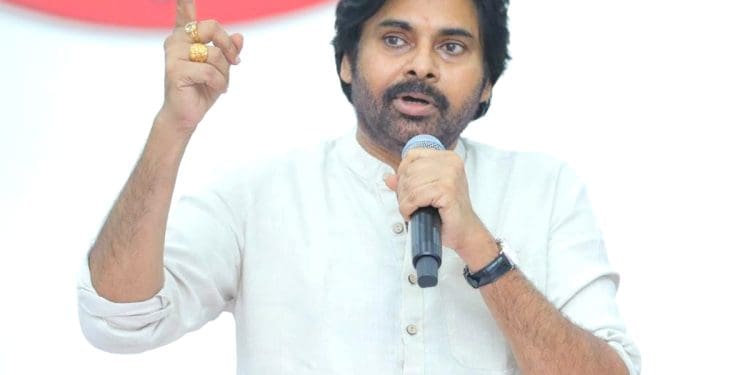 Pawan Kalyan : ఆ మాటలతో రెండు రాష్ట్రాల్లో  హాట్ టాపిక్ గా మారిన పవన్ కళ్యాణ్..