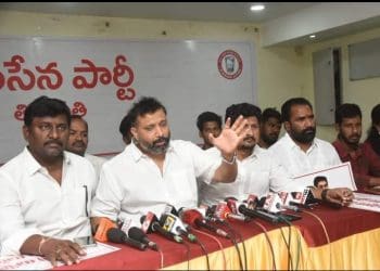Janasena Pressmeet in Thirupati: ఆస్తులు జగన్‌కి.. అప్పులు ప్రజలకి అంటూ జగన్ పై ఫైర్ అయిన జనసేన నేత కిరణ్ రాయల్..