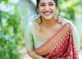 Anasuya Bharadwaj Hot Pics : శారీలో అనసూయ అందాలు నెక్స్ట్ లెవెల్..