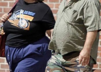 Weight Loss Tips : అధిక బరువు తగ్గాలి అంటే.. రాత్రిపూట వీటి జోలికి వెళ్ళకండి..