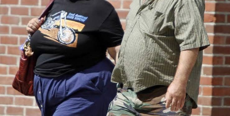 Weight Loss Tips : అధిక బరువు తగ్గాలి అంటే.. రాత్రిపూట వీటి జోలికి వెళ్ళకండి..