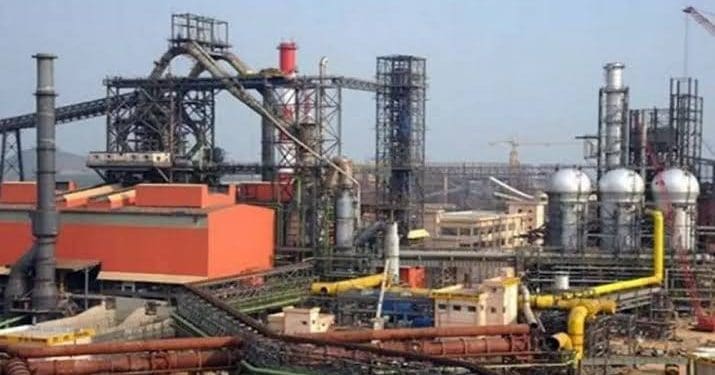 Vizag Steel Plant : వైజాగ్‌ స్టీల్‌ ప్లాంట్‌ పై పూటకో మాట మారుస్తున్న కేంద్ర ప్రభుత్వం..