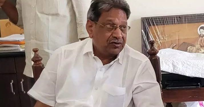 Viveka Murder Case: వివేకా హత్య కేసులో వైసీపీ ఎంపీ అవినాష్ రెడ్డి తండ్రి భాస్కర్ రెడ్డి అరెస్ట్..!