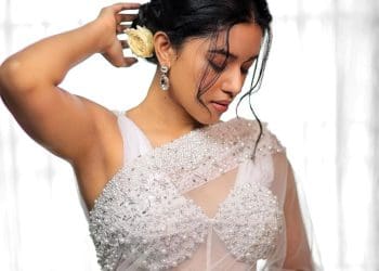 Mirnalini Ravi Hot Pics : వైట్ శారీలో భువి నుంచి దిగి వచ్చిన దేవకన్యల మెరిసిపోతున్న మృణాళిని..