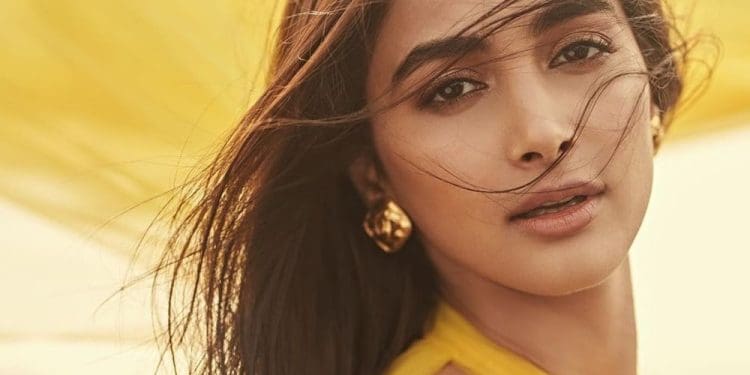 Pooja Hegde Hot Pics : టైట్ ఫిట్ డ్రెస్ లో పూజా హాట్ ట్రీట్..
