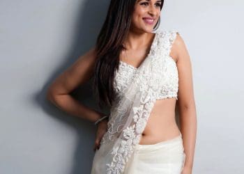 Shraddha Das Hot Pics : పాలరాతి శిల్పంలా మెరిసిపోతున్న శ్రద్ధాందాలు..