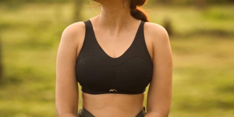 Shraddha Das Hot Pics : హీట్ పుట్టిస్తున్న శ్రద్ధా ఎద అందాలు..