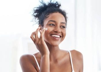 Skin Care Tips : గుప్పెడు గులాబీలు..మీ చర్మాన్ని మెరిసేలా చేస్తాయి….