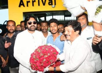 Janasena Chief Pawan Kalyan :రైతులను కలవడానికి రాజమండ్రి చేరుకున్న పవన్ కళ్యాణ్..!