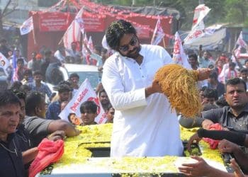 Janasena Chief Pawan Kalyan : పండించిన ప్రతీ గింజ ప్రభుత్వం కొనేదాక.. అండగా ఉంటాం : పవన్ కళ్యాణ్