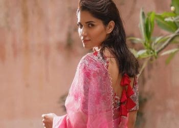 Ruhani Sharma : రుహానీ.. ఏంటి నీ కహానీ..