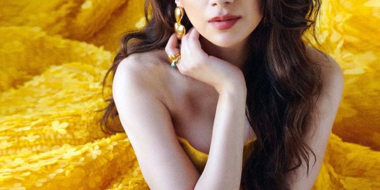 Aditi Rao Hydari Hot Pics : అదితిరావు హాట్ పిక్స్..