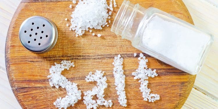 Vastu Tips : లక్ష్మిదేవీ మీ ఇంట్లో ఉండాలి అంటే..ఉప్పును ఇలా వాడండి..!