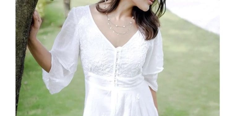 Samyuktha Menon Hot Pics : పాలరాతి శిల్పంలా మెరిసిపోతున్న సంయుక్త..