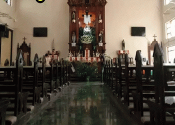 Clock : ఆ చర్చ్ ముందు దయ్యాల కోసం రెండు గడియారాలు.. ఆ వింత ఎక్కడో తెలుసా..!