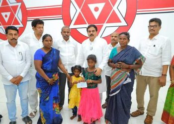 Nadendla Manohar : గాయపడిన కార్యకర్తలకు అండగా జనసేన పార్టీ : నాదెండ్ల మనోహర్