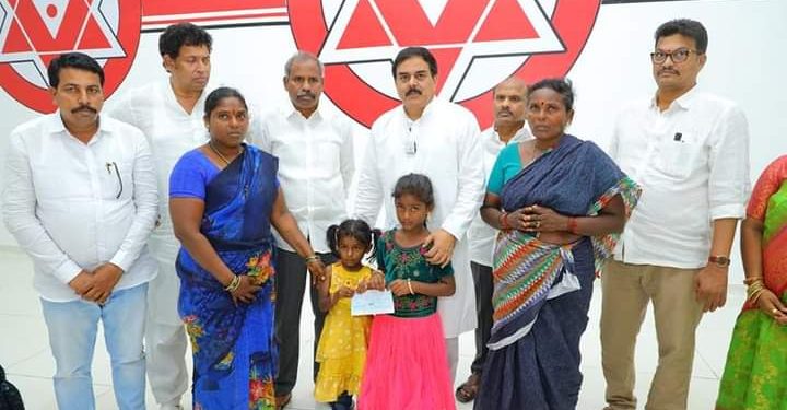 Nadendla Manohar : గాయపడిన కార్యకర్తలకు అండగా జనసేన పార్టీ : నాదెండ్ల మనోహర్