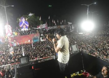 Pawan Kalyan : పిఠాపురంలో వారాహి ప్రభంజనం..  ప్రజాక్షేత్రంలో పరుగులు పెట్టిన జనసేన రథం..