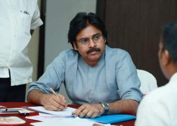 Varahi VijayaYathra : రాజకీయాలు మాకొద్దనే ఆలోచన సమాజానికి చేటు : పవన్ కళ్యాణ్