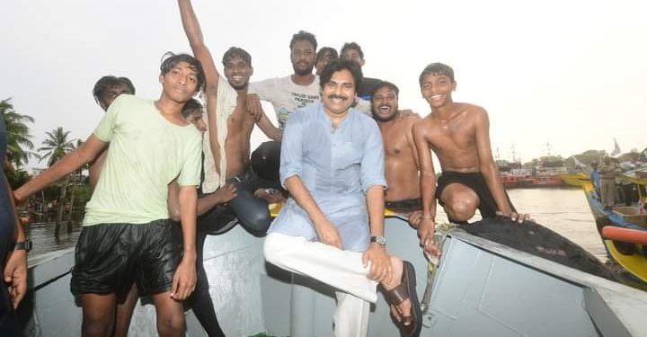 Varahi VijayaYathra : మత్స్యకారులు స్వయంశక్తి సాధకులు కావాలి : పవన్ కళ్యాణ్